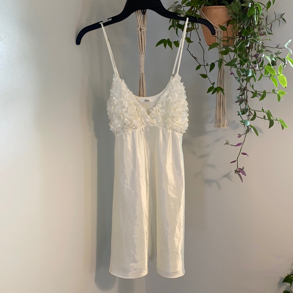 Flora Off White Lingerie